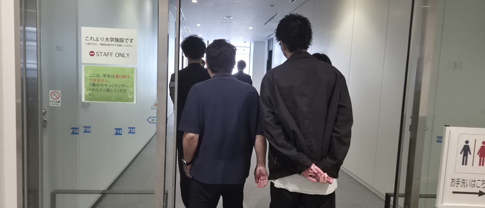 2階のセミナー室。ここで30分、大学の説明を聞きました